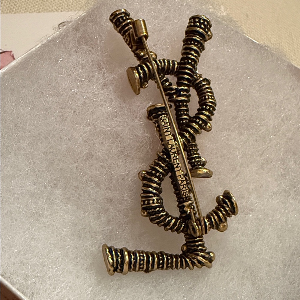 Fashion Jewelry Gold Brooch - Picture 8 of 8